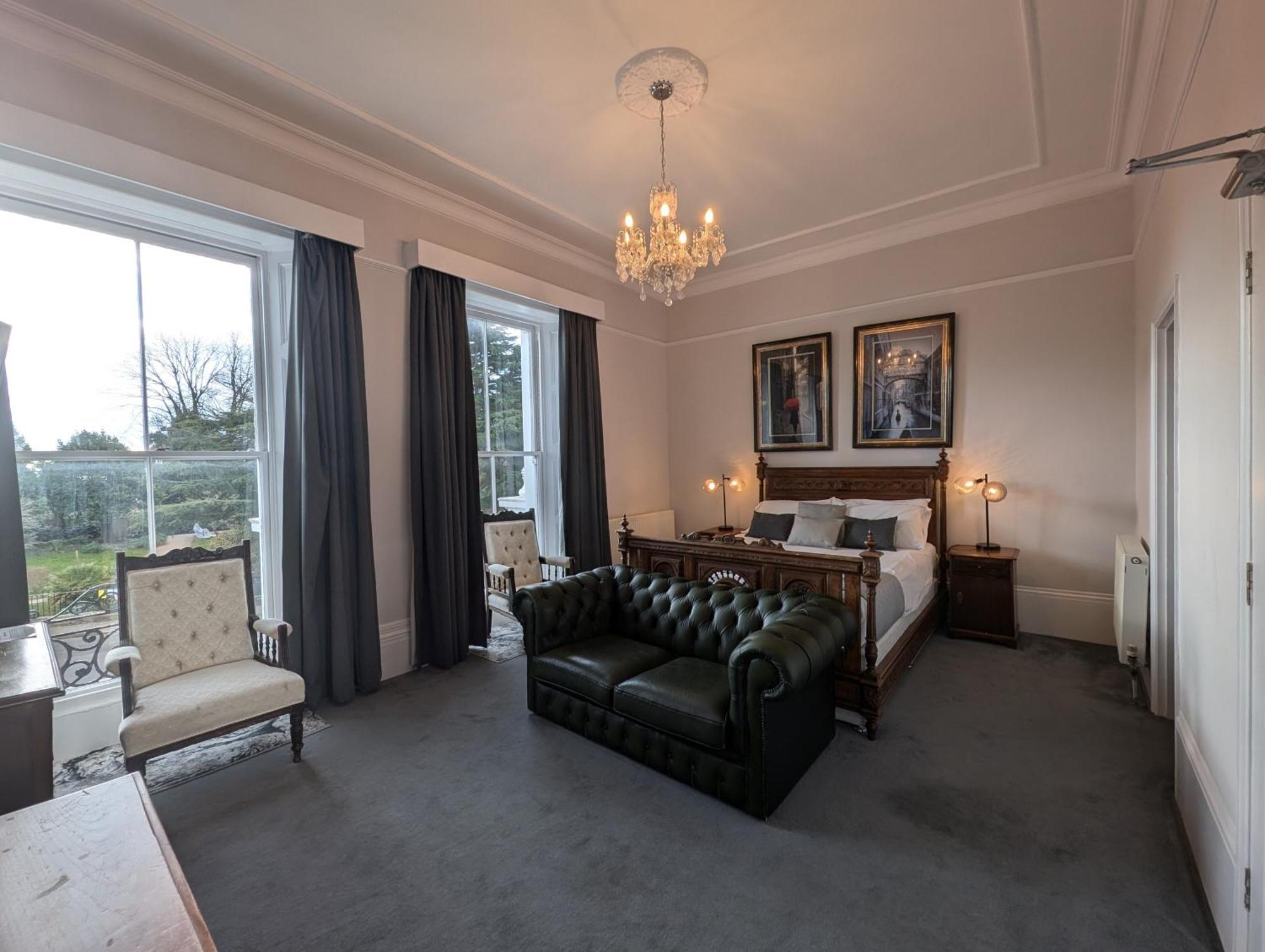 Anglesey Hotel Gosport
